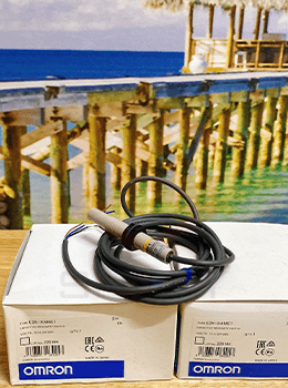 OMRON capacitive proximity sensor E2K-X4ME1