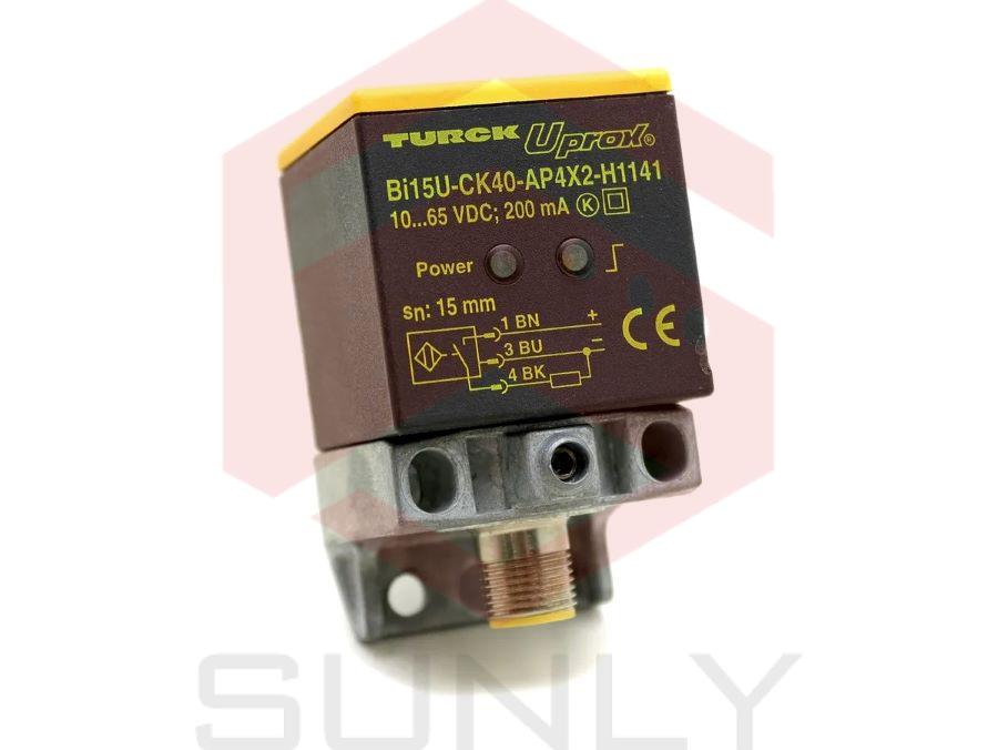 Cảm biến khoảng cách cảm ứng Turck 1538200 NI25U-CK40-AP4X2-H1141